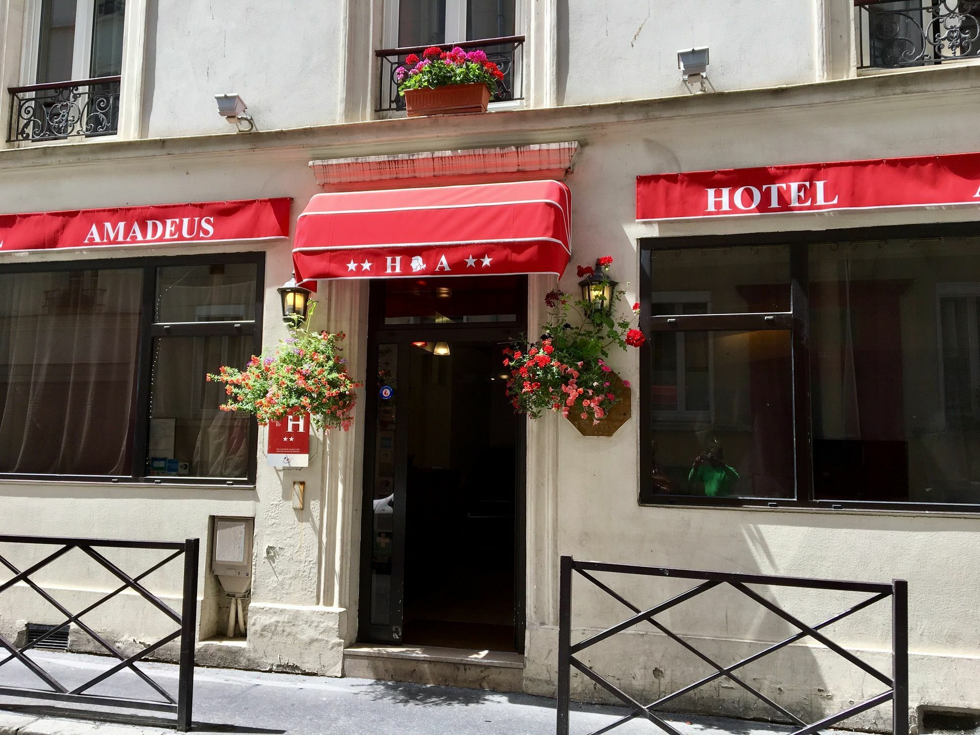 Amadeus Hotel Paris Exterior foto